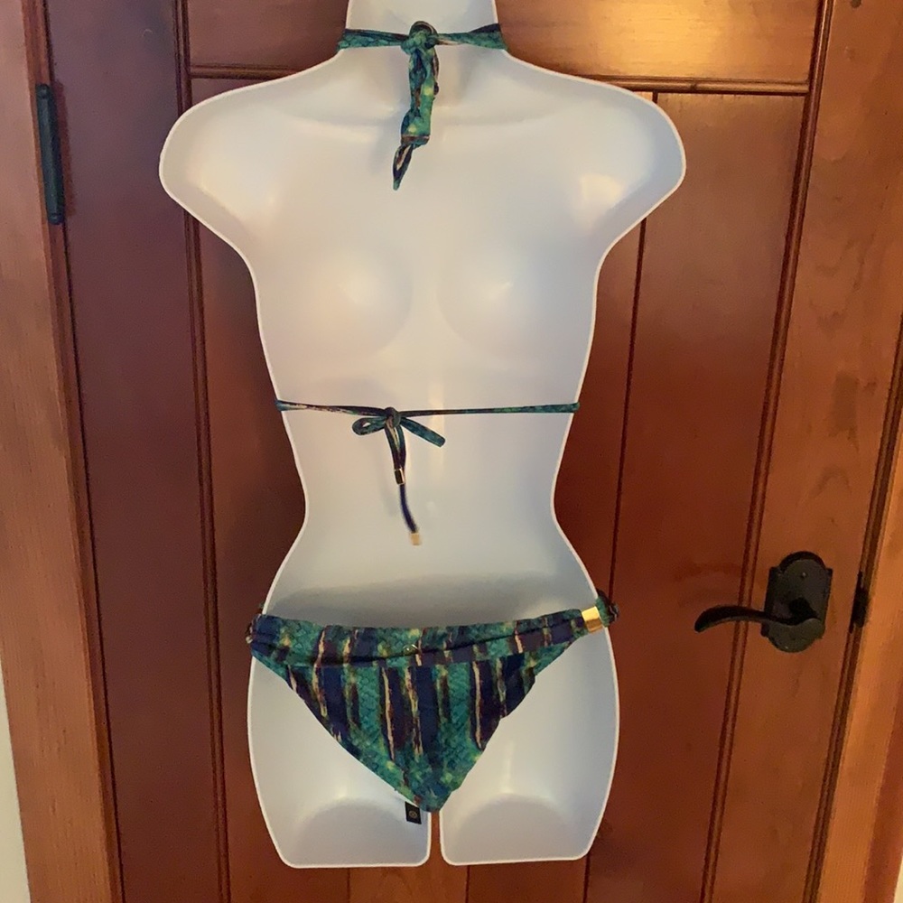 Bikini - Picture 4 of 6